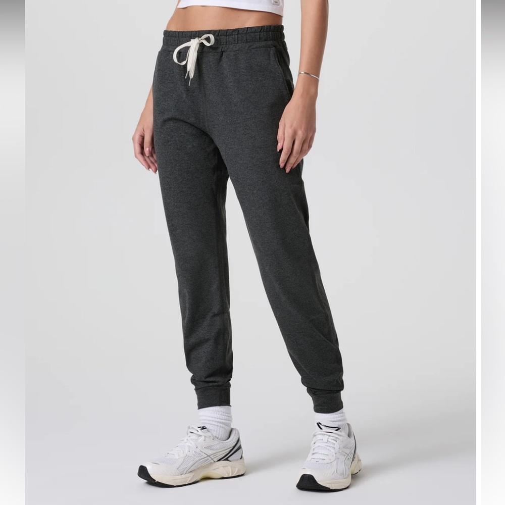 Vuori Performance Joggers.